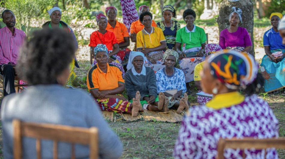 Una brigada femenina en Mozambique combate la violencia contra las mujeres