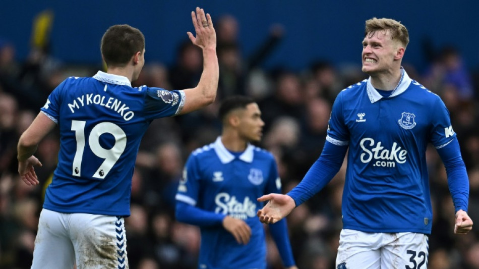 Everton deny Spurs as Newcastle rescue Luton draw