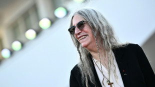 Patti Smith sagt nach Ohnmacht auf offener Bühne Konzert in Brasilien ab