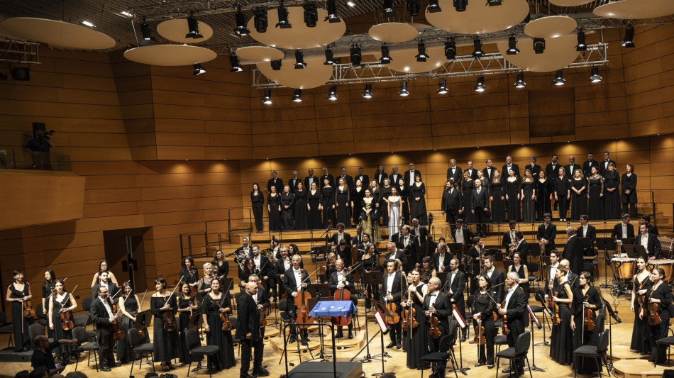 A Milano bandiere Ue durante concerto Ode alla Gioia