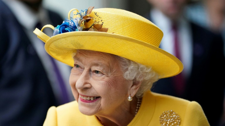 UK overlooks crisis to celebrate queen's jubilee