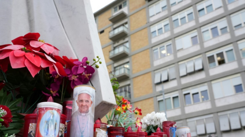 Vaticano diz que papa Francisco, hospitalizado, teve uma 'noite tranquila'