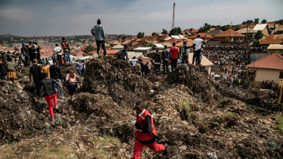 Effondrement d'une décharge en Ouganda : le bilan monte à 19 morts