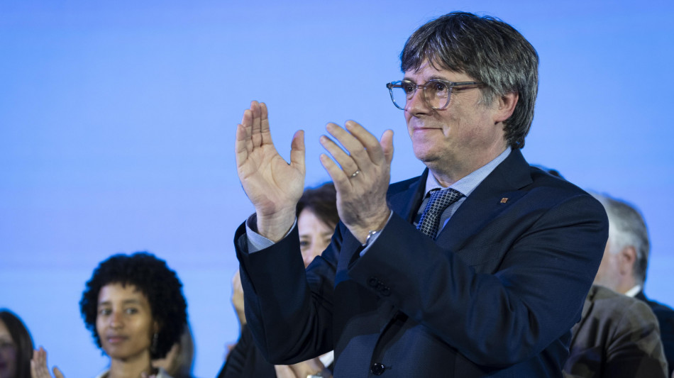 Puigdemont si candida a capo governo minoranza Catalogna