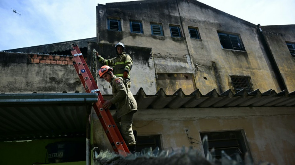 En pleine préparation du carnaval, grave incendie dans une fabrique de costumes à Rio