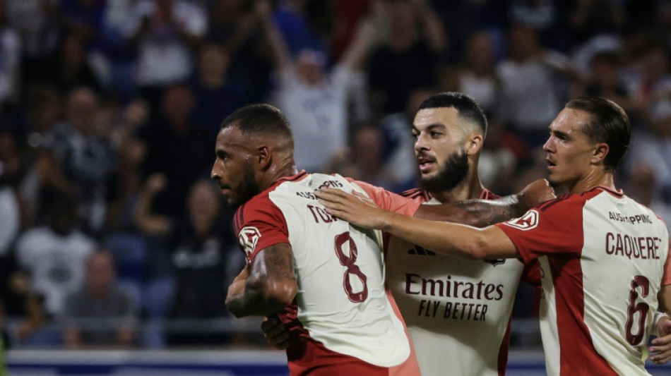 Lyon's first win of Ligue 1 season comes Gift-wrapped