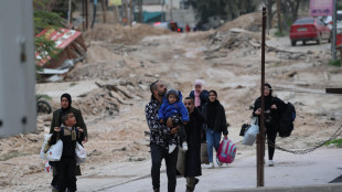 In centinaia via da campo profughi Jenin su ordine Israele