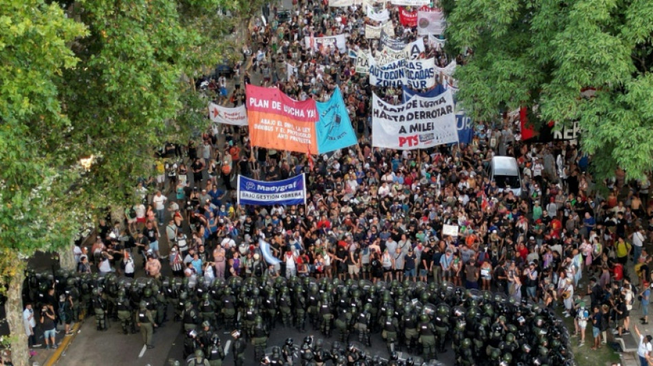 Congresso argentino retoma debate sobre reformas ultraliberais de Milei