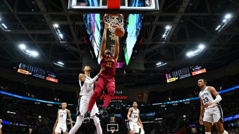 Allen scores 29 as Cavs hold off Wembanyama's Spurs