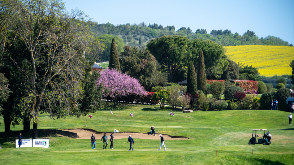 Al Conero golf di Sirolo 70 professionisti dall'Europa