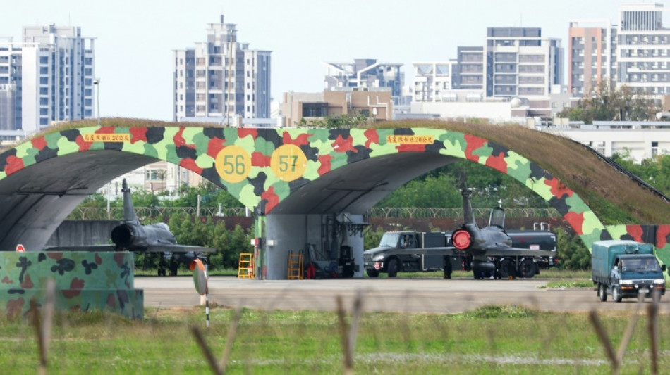 L'armée de Taïwan en état d'alerte face à des restrictions aériennes chinoises