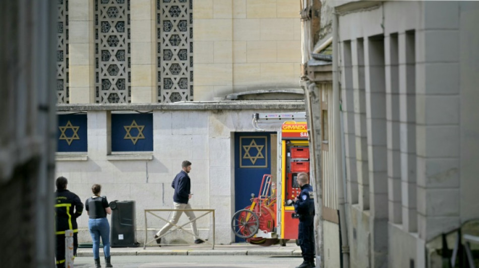 French police kill Algerian trying to set fire to synagogue