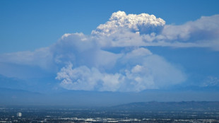 Incendios forestales avanzan en el oeste de EEUU y cubre Los Ángeles de humo