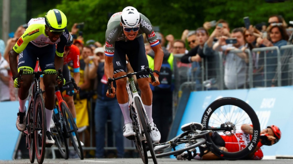 Tour d'Italie: Mathieu van der Poel premier maillot rose