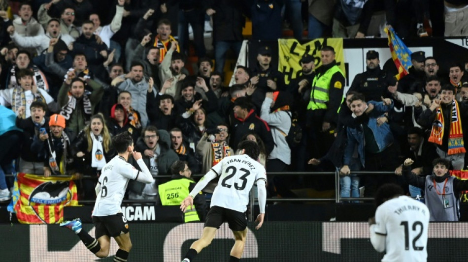 La Liga champions Barca held at Valencia