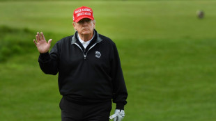 Activistas propalestinos vandalizan el complejo de golf escocés de Trump