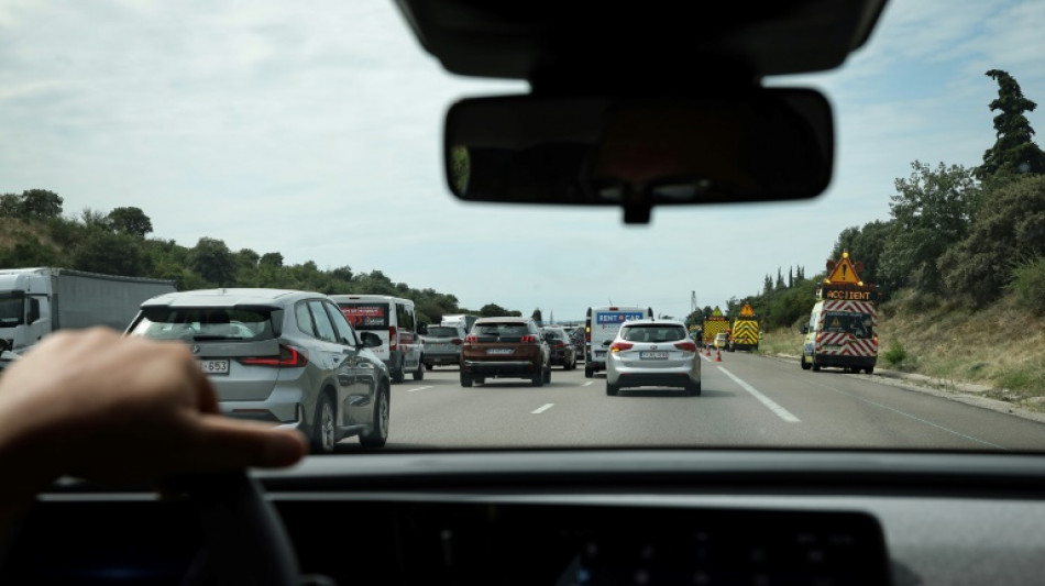 Chassés-croisés des vacances: le pic de l'année pour les "chasseurs de bouchons"