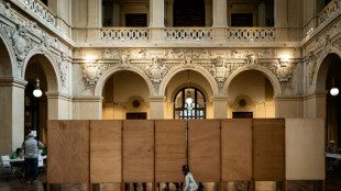 Second tour des législatives: les Français votent pour un scrutin historique