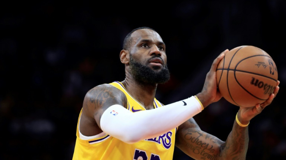 LeBron won't ask to leave Lakers - agent