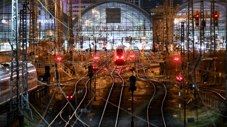 Strike-hit German rail operator agrees to 35-hour week