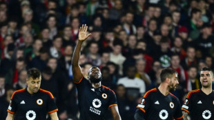 Lukaku stays hot in Europa League to earn Roma a draw 