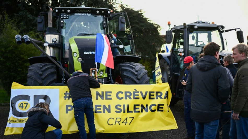 Agricultores franceses iniciam 'cerco' de Paris