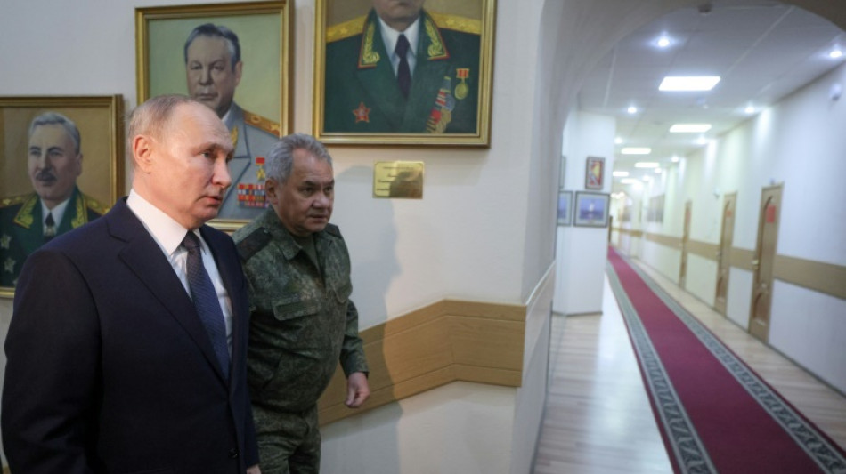 Putin visita quartel-general da operação militar na Ucrânia