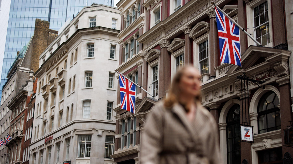 Borsa: l'Europa chiude poco mossa, Londra +0,57%