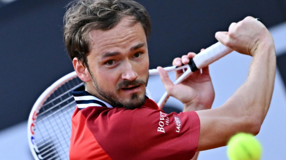 Medvedev battles past Medjedovic and into Rome last 16