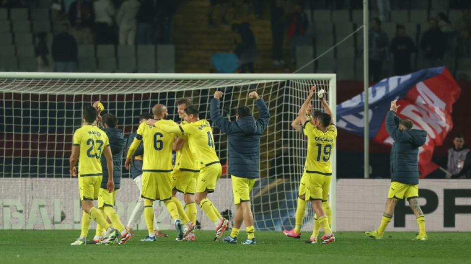 Five-goal Villarreal stun Barca in thriller, Madrid take Liga lead