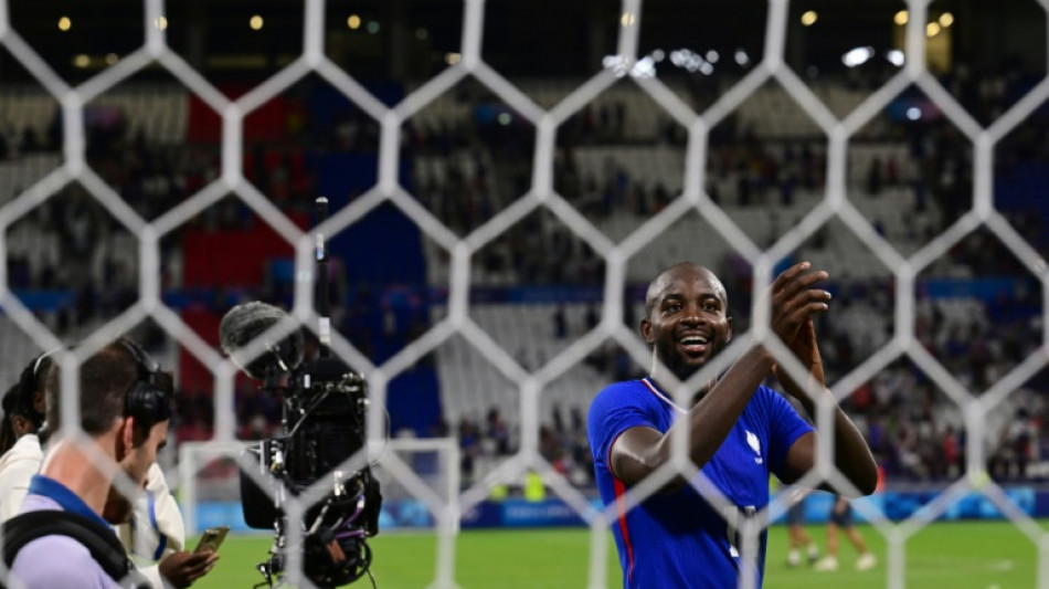 López vs Mateta, la otra lucha en la final del fútbol masculino en París