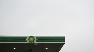 BP anuncia un derrumbe de su beneficio y un replanteamiento de su estrategia