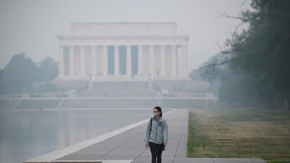 El humo de los incendios en Canadá altera la vida en ciudades de EEUU