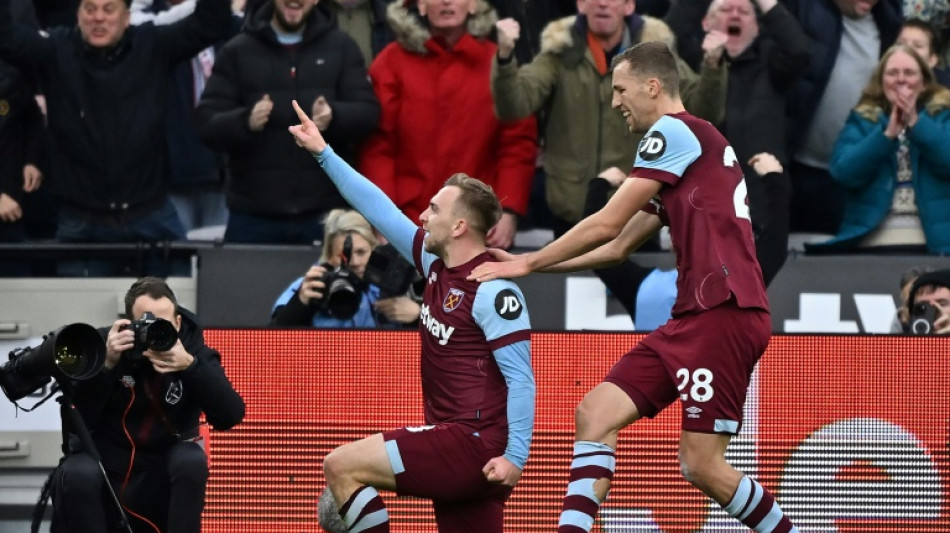 West Ham pile on misery for woeful Man Utd