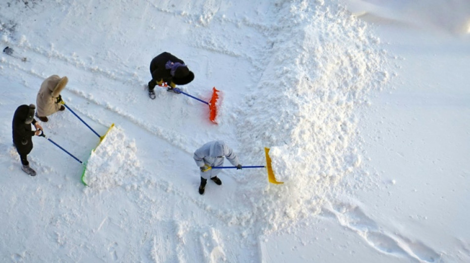 Hexenschuss durch Schneeschippen: Orthopäden raten zu rückenschonender Haltung