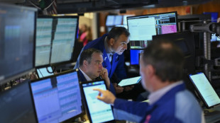 Wall Street en baisse pour clôturer la première semaine de Trump