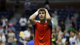 Alcaraz sobrevive a una batalla nocturna en el US Open; Tiafoe hace soñar a EEUU