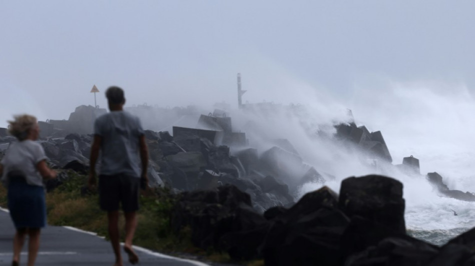 Australia readies as cyclone veers towards eastern coast