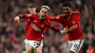 Manchester United beat Liverpool 4-3 in FA Cup classic