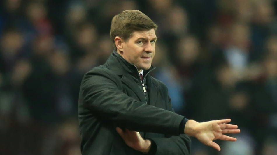 Gerrard 'shocked' Benitez took Everton job