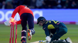 Australia smash England for 193 in 2nd T20