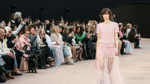 Chanel juega con las proporciones en el cierre de la Semana de la Moda parisina