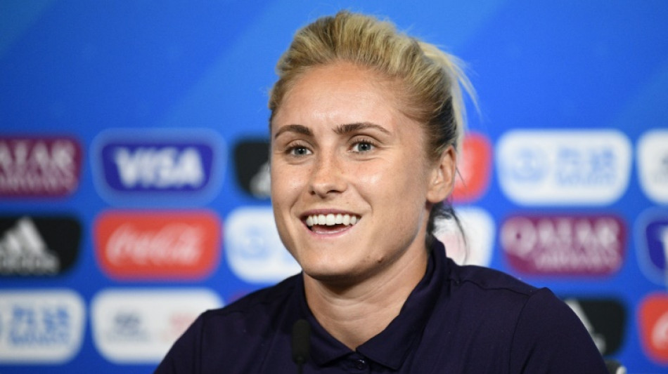 Former England women's football captain Houghton set to retire