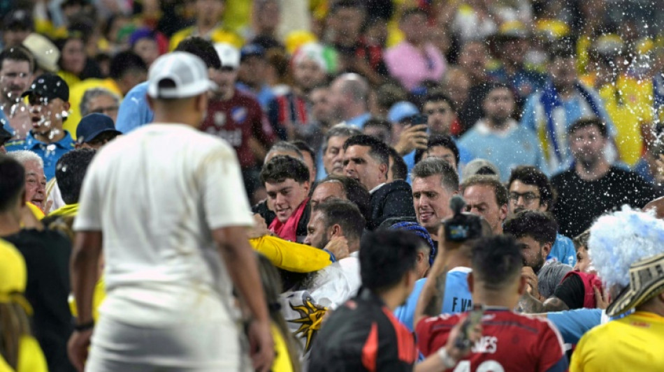 Conmebol pune 11 jogadores uruguaios por incidentes na Copa América