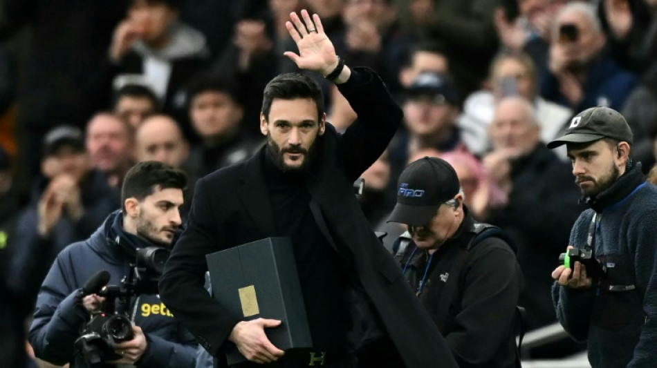 Spurs honour 'keeper Lloris for 11 years service