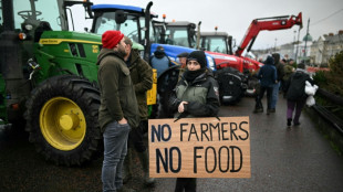 Farmers target PM Starmer in protest against new UK tax rules