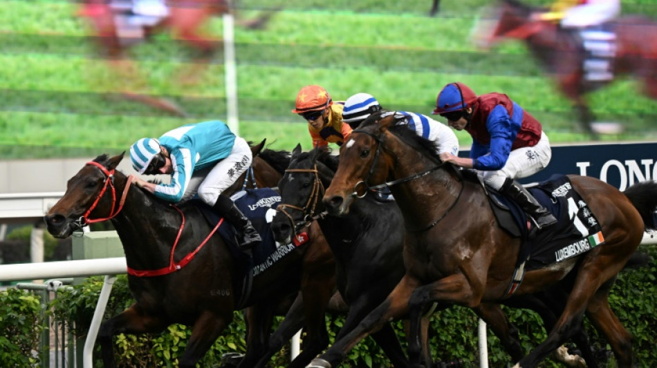 Golden Sixty steals the show at Hong Kong races