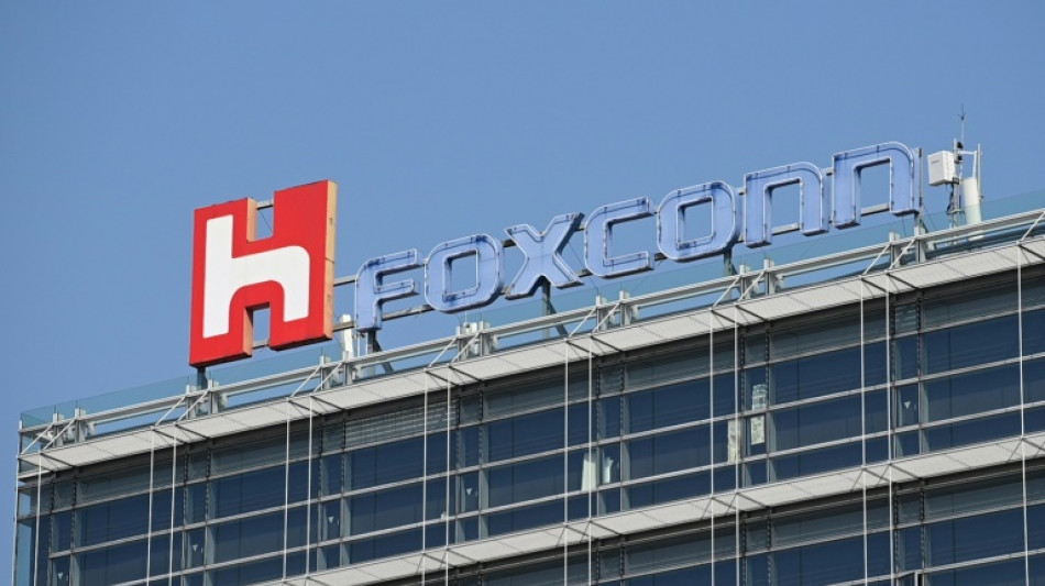 Le géant de l'électronique Foxconn dit embaucher à nouveau