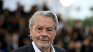 El actor Alain Delon no apelará protección reforzada impuesta por juez