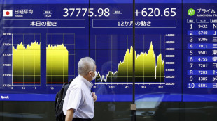 Borsa: crolla la Cina su incertezze dell'economia, sale Tokyo